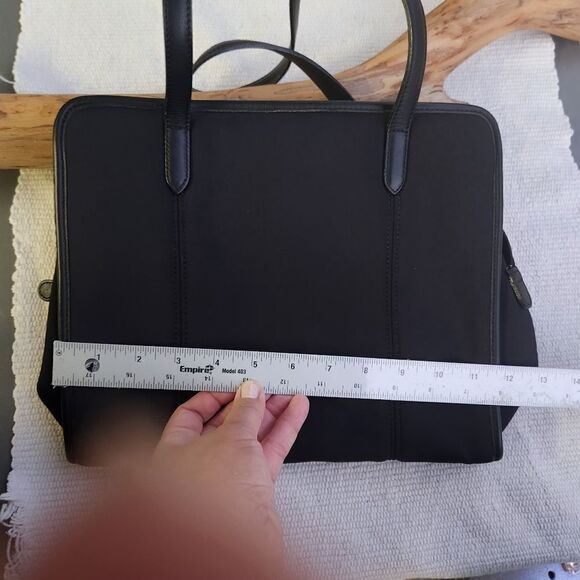 Coach new york y2k med/large neoprene leather trim shoulder bag 12 in - Picture 2 of 12